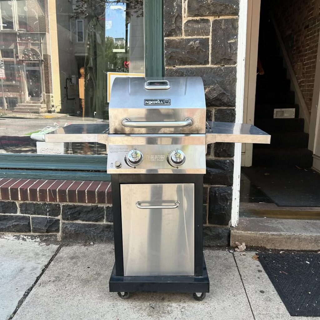 Nexgrill Vs Weber: Q2200 Vs Fortress &Amp; Spirit Vs Evolution 1 Nexgrill Evolution