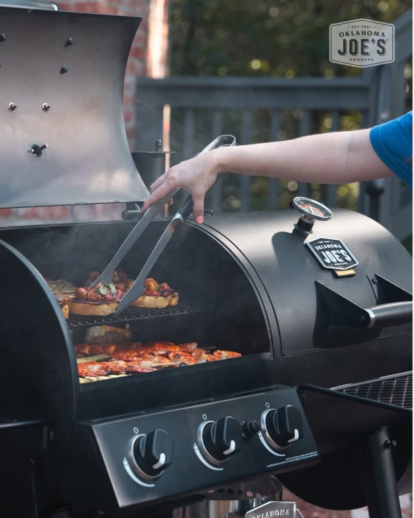Oklahoma Joe'S Charcoal Lp Gas Smoker Combo