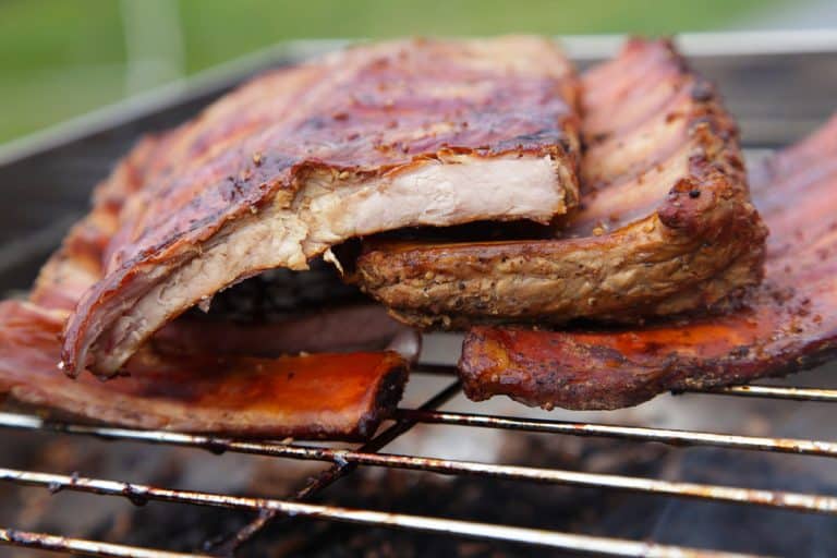 How Long To Smoke Ribs at 250 and 275 Degrees Fahrenheit