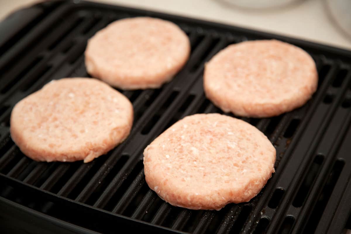 Can Turkey Burgers Be Pink in the Middle and Still Be Safe?