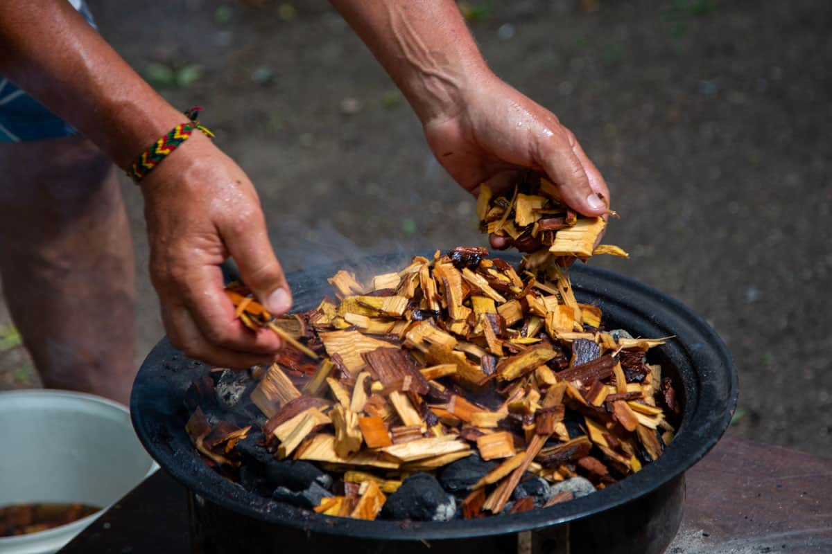 how much wood to smoke a turkey