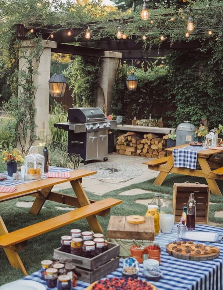 Labor Day table set up