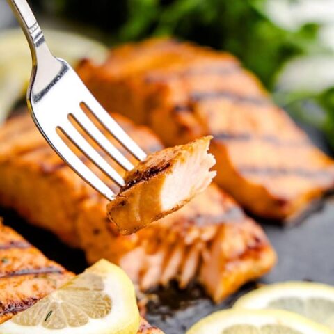 Lemon Garlic Grilled Salmon With Crispy Skin