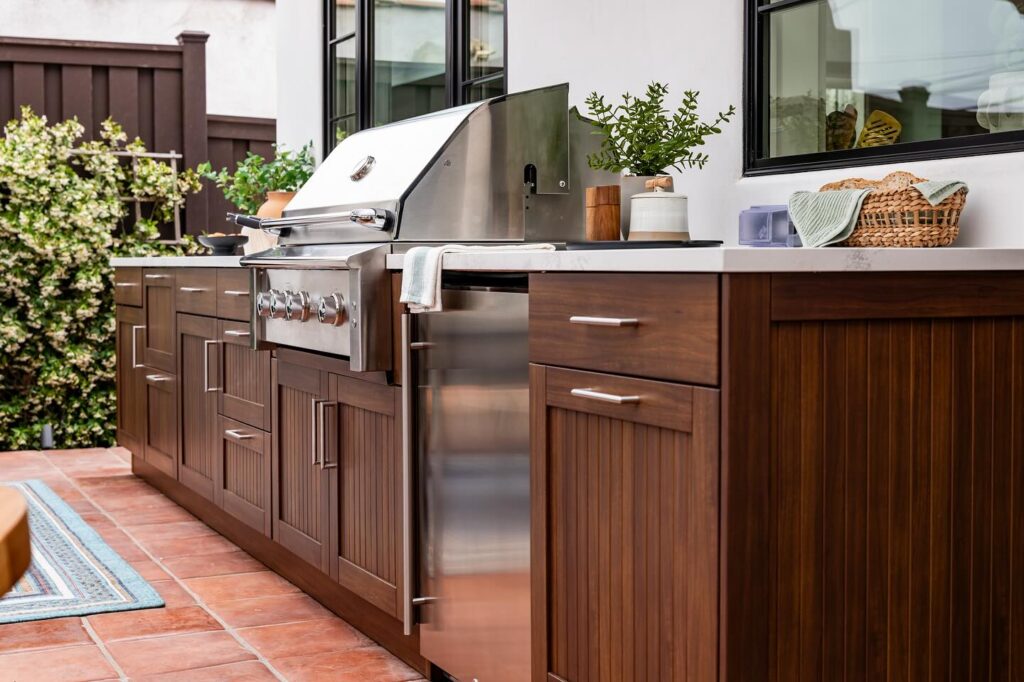 Top 10 Stylish Outdoor Kitchen Cabinets To Elevate Your Backyard Cooking Space 4 Brown Jordan Outdoor Kitchens