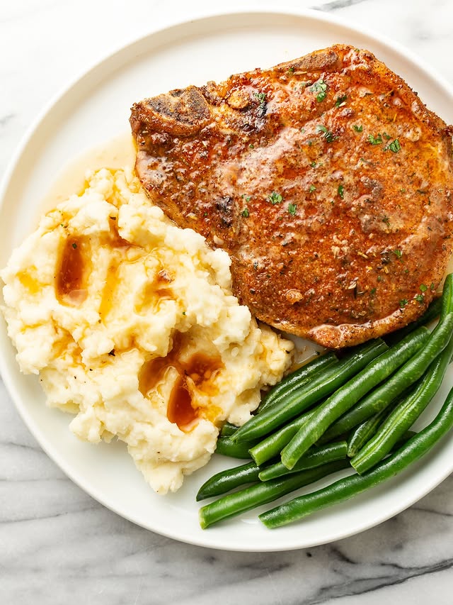 10 Easy Pork Dinner Ideas That Taste Restaurant-Worthy 10 Cheesy Baked Pork Cutlets