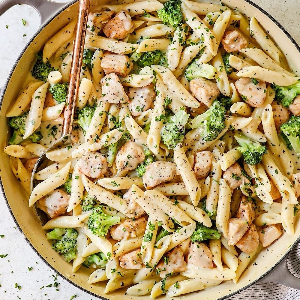 15 Best Noodle Recipes With Chicken, Beef, Or Pork And Veggies 3 Creamy Chicken Alfredo With Brocoli