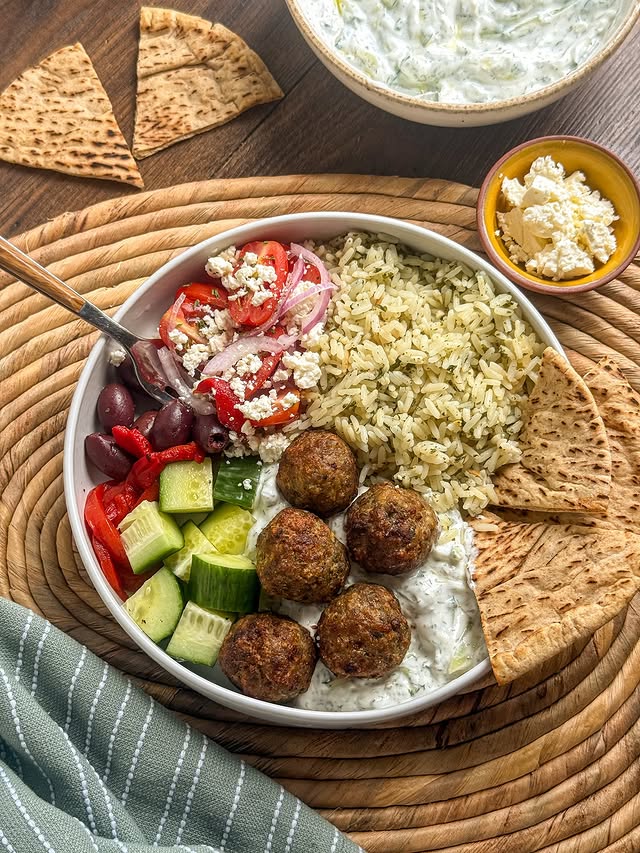 These Oven-Baked Meatballs Taste Like What Autumn Feels 3 Greek Turkey Meatball Mixed Bowl