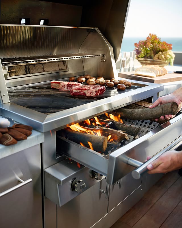A Complete Guide To 20 Types Of Grills (And What They'Re Best For) 19 Hybrid Gas And Charcoal Grill