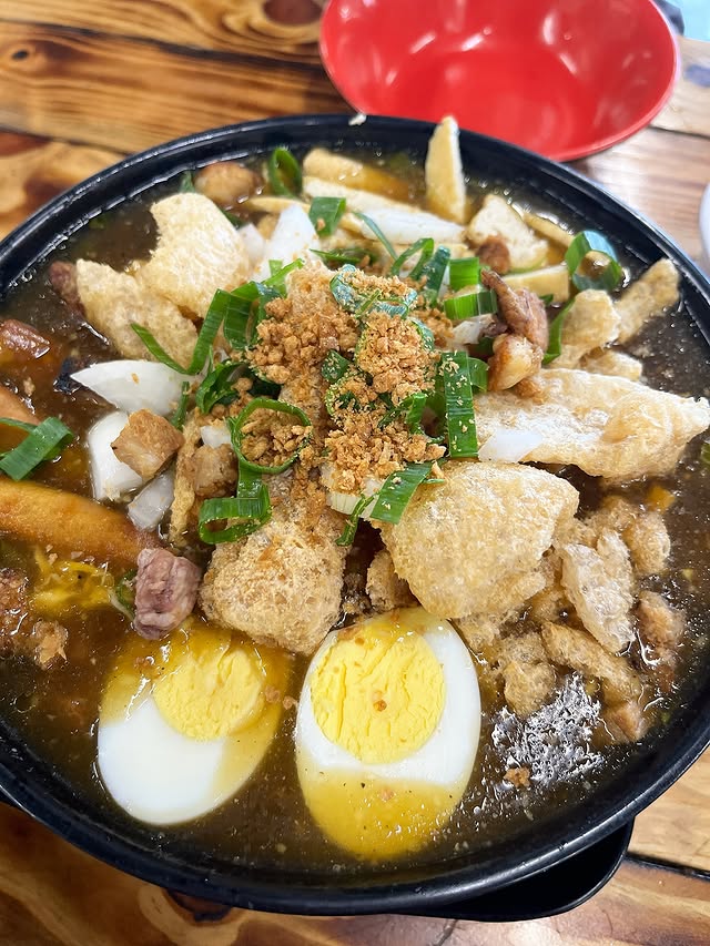 Lomi Special Egg Soup Loaded With Meats And Veggies Plus Spices