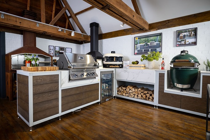 outdoor kitchen cabinets