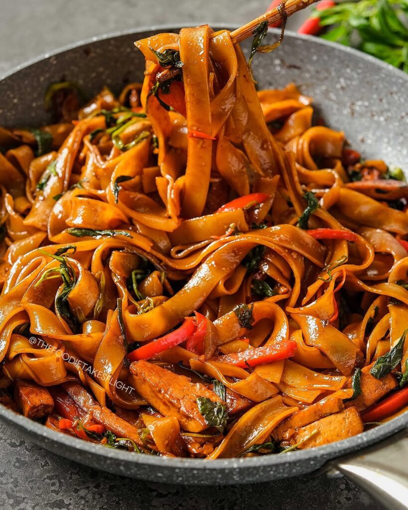 15 Best Noodle Recipes With Chicken, Beef, Or Pork And Veggies 5 Pad Kee Mao Thai Drunken Noodles With Chicken