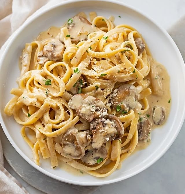 10 Easy Pork Dinner Ideas That Taste Restaurant-Worthy 7 Pork And Mushroom Cream Sauce Pasta