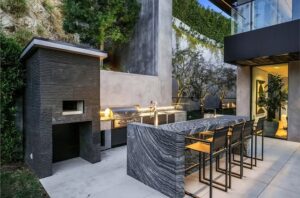 Image showcasing Outdoor Pizza Oven Kitchen Ideas: BBQ Host Backyard Designs