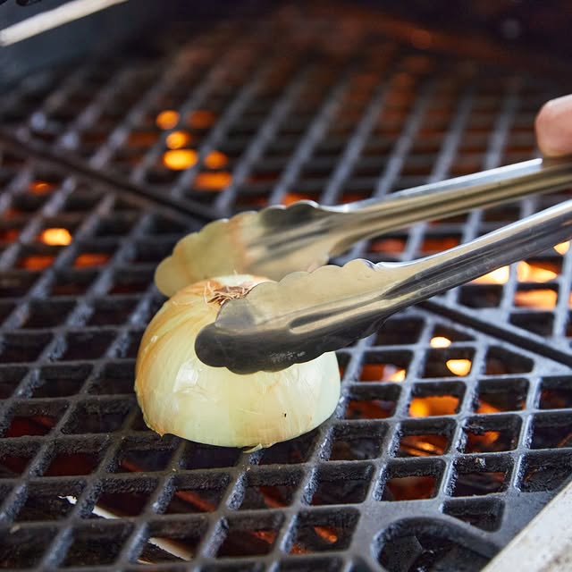 Using Onion To Clean Bbq Grill
