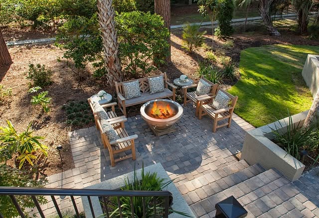 Warmth Giving Outdoor Backyard Firepit