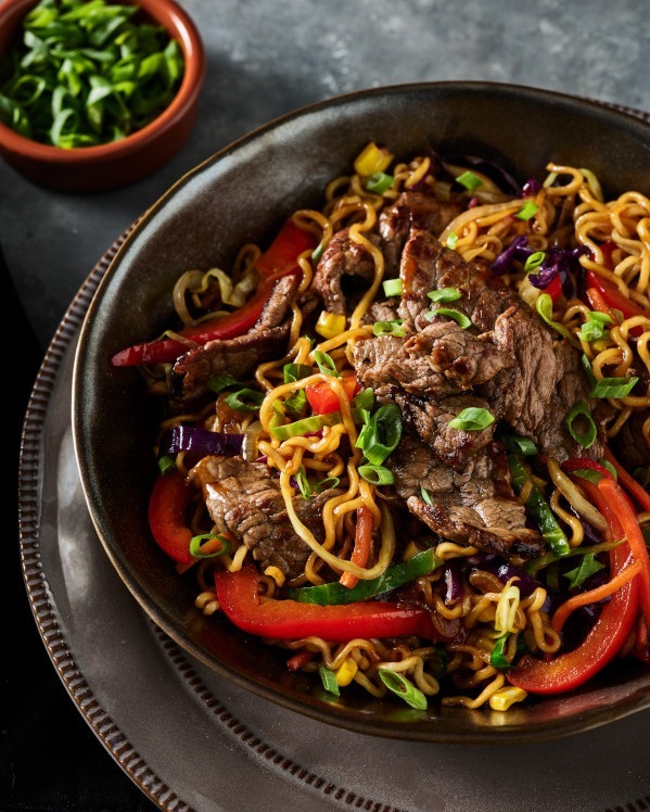 yakisoba noodles with beef