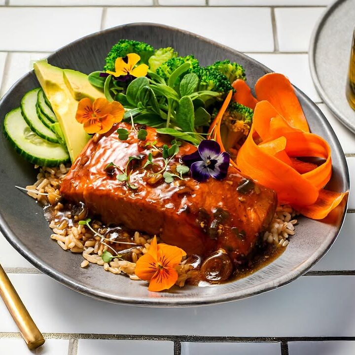 Perfectly Grilled Salmon With Crispy Skin And Zesty Lemon Finish