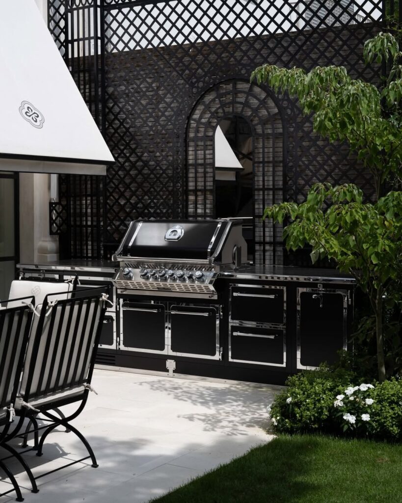 10 Outdoor Kitchens Around The World: Design Ideas From Every Culture 10 French Style Countryside Providence Kitchen
