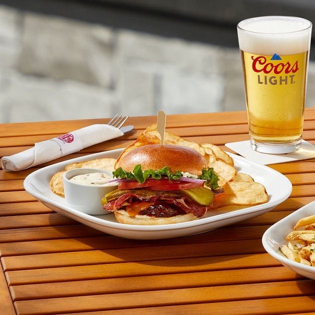 50 States, 50 Burgers: Iconic American Hamburger Recipes 2 Maple Bacon Burger