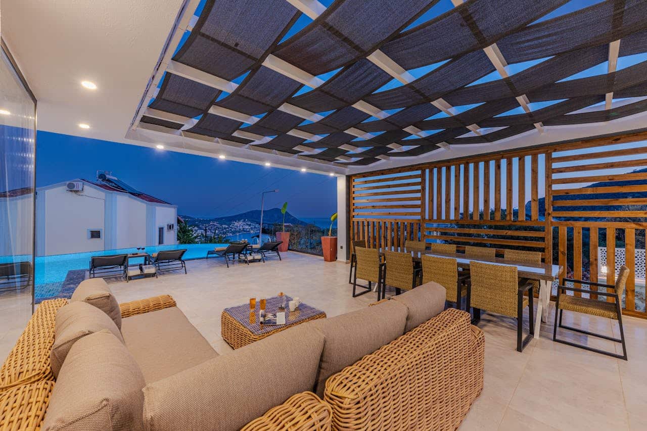 modern outdoor kitchen