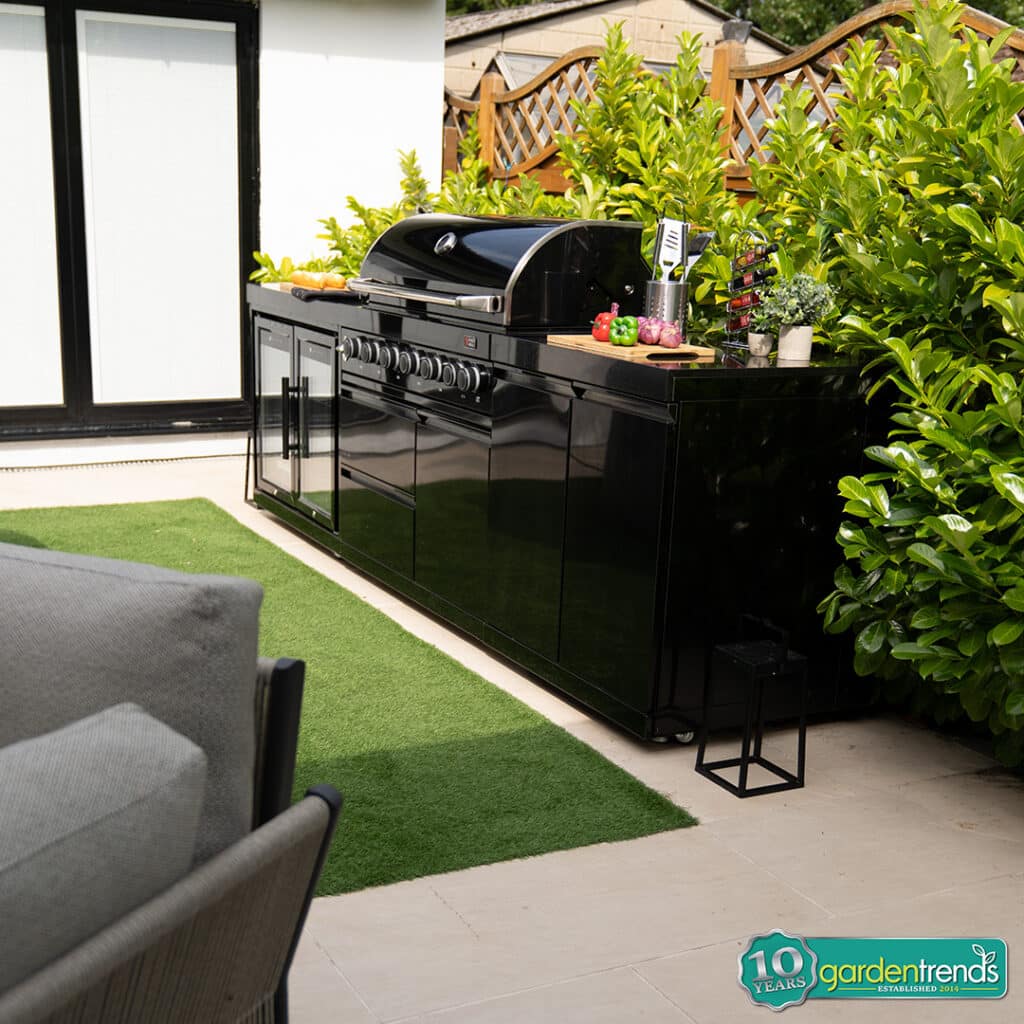 Outdoor Kitchen Storage Solutions: Smart Cabinets, Weather-Proofing And Organization Ideas 5 Minimalist Style Outdoor Kitchen