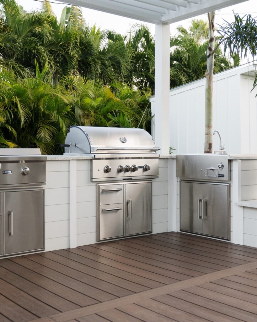 Why You Need To Own One Of These 10 Coyote Grills Right Now 10 Coyote Gas And Charcoal Hybrid Grill