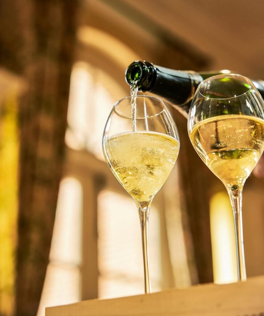 11 Romantic Gourmet Foods For A Perfect Date Night 11 Two Glasses Of Champagne