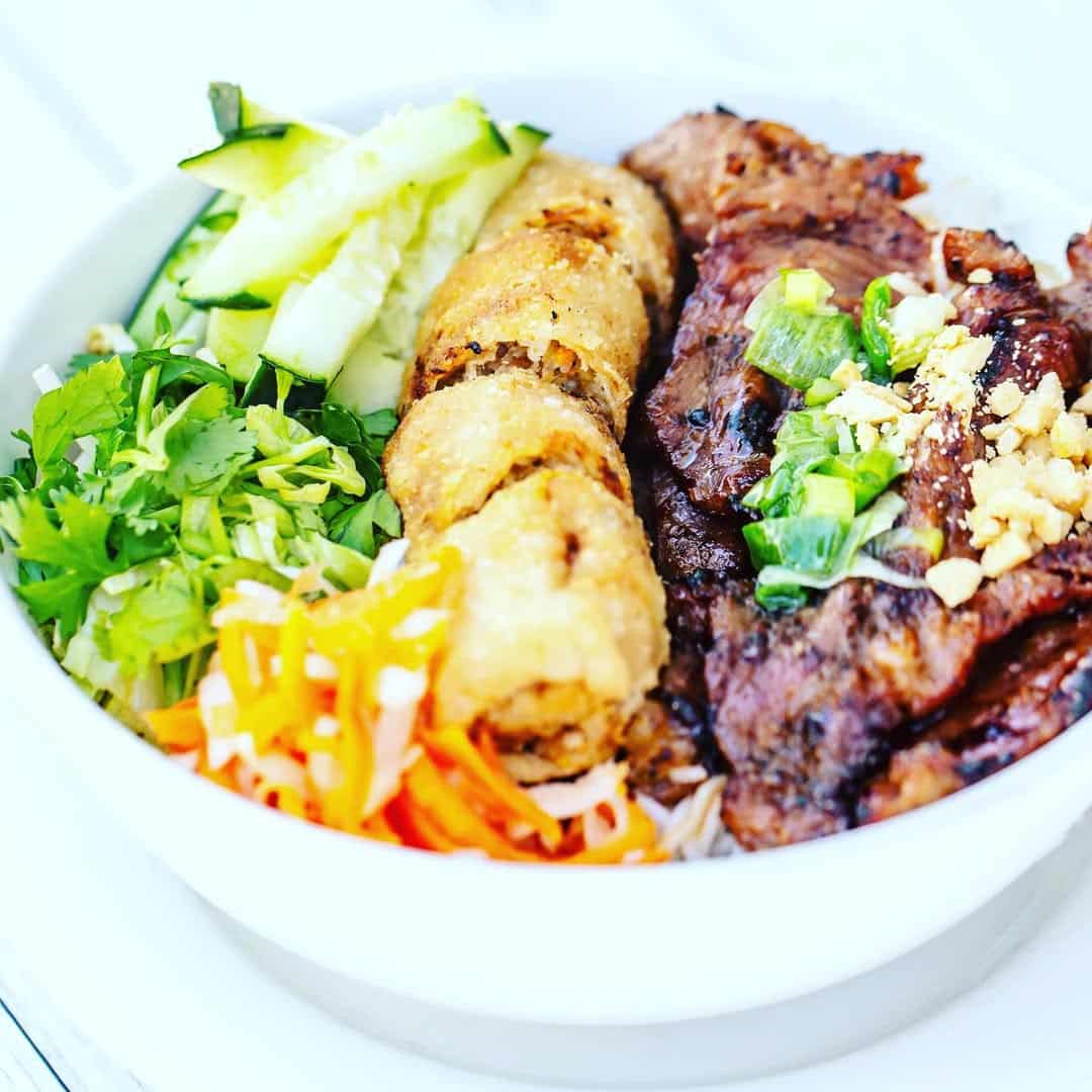 vietnamese grilled pork with rice noodles