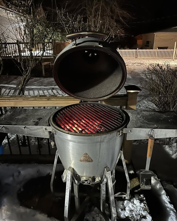 Blaze 20-Inch Cast Aluminum Kamado Grill