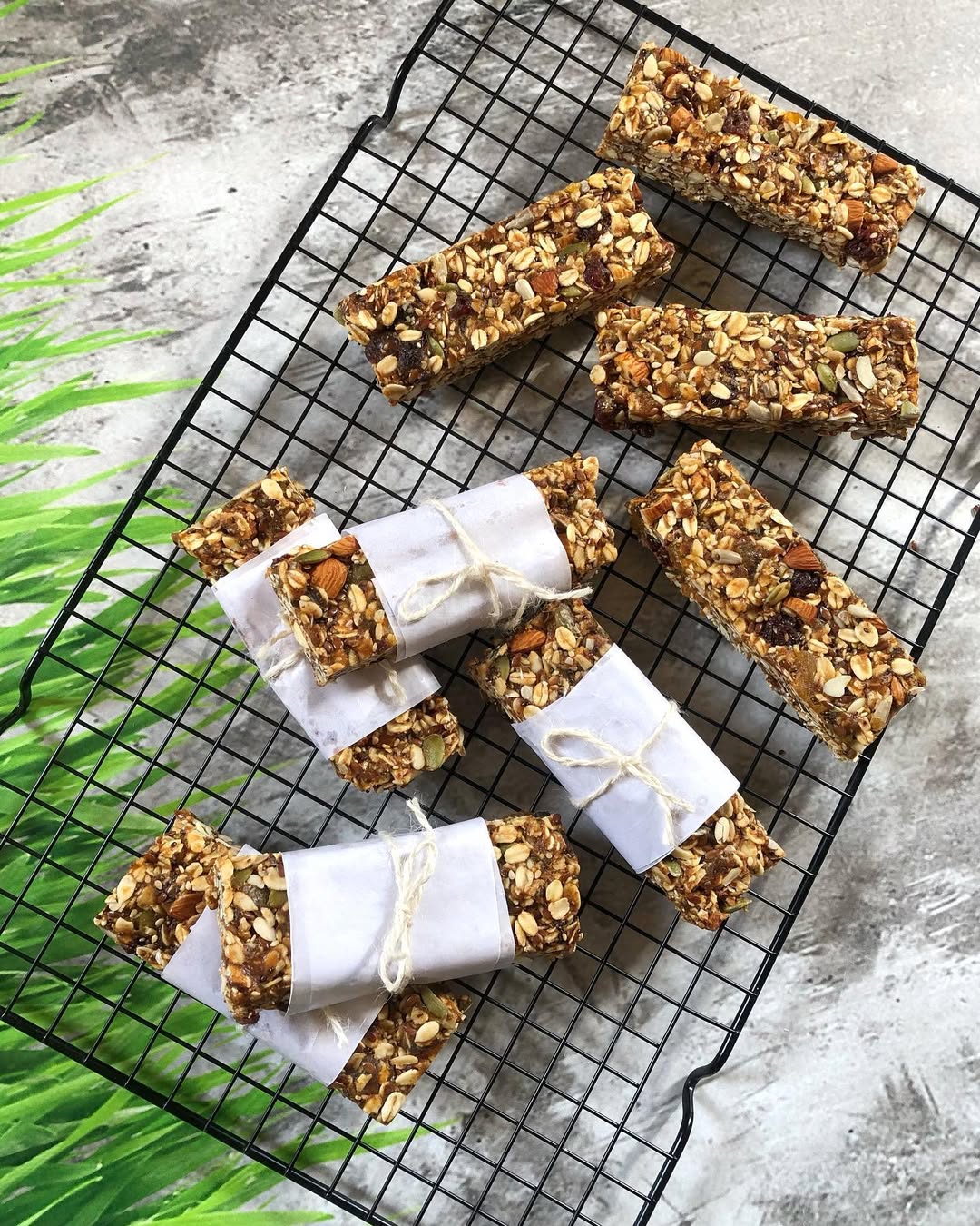 Home 16 Delicious And Nutritious Granola Bars