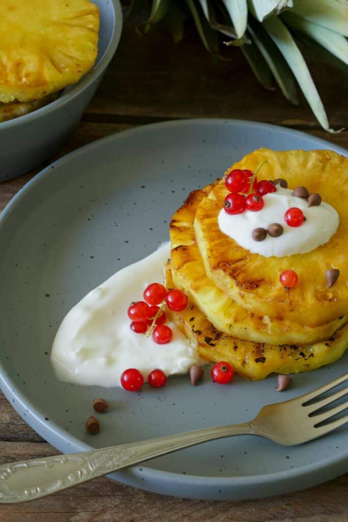 Grilled Pineapple Slices 