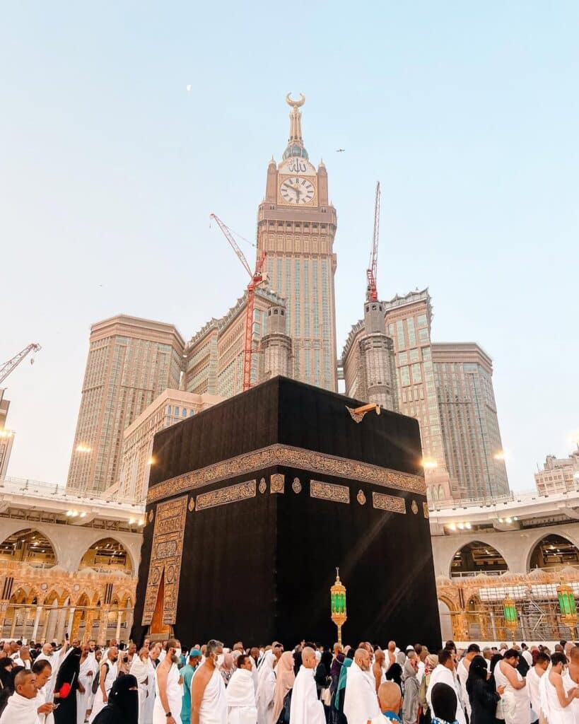 Ramadan And Iftar: A Time Of Faith, Food, And Family 4 Muslims Making A Pilgrimage In Mecca