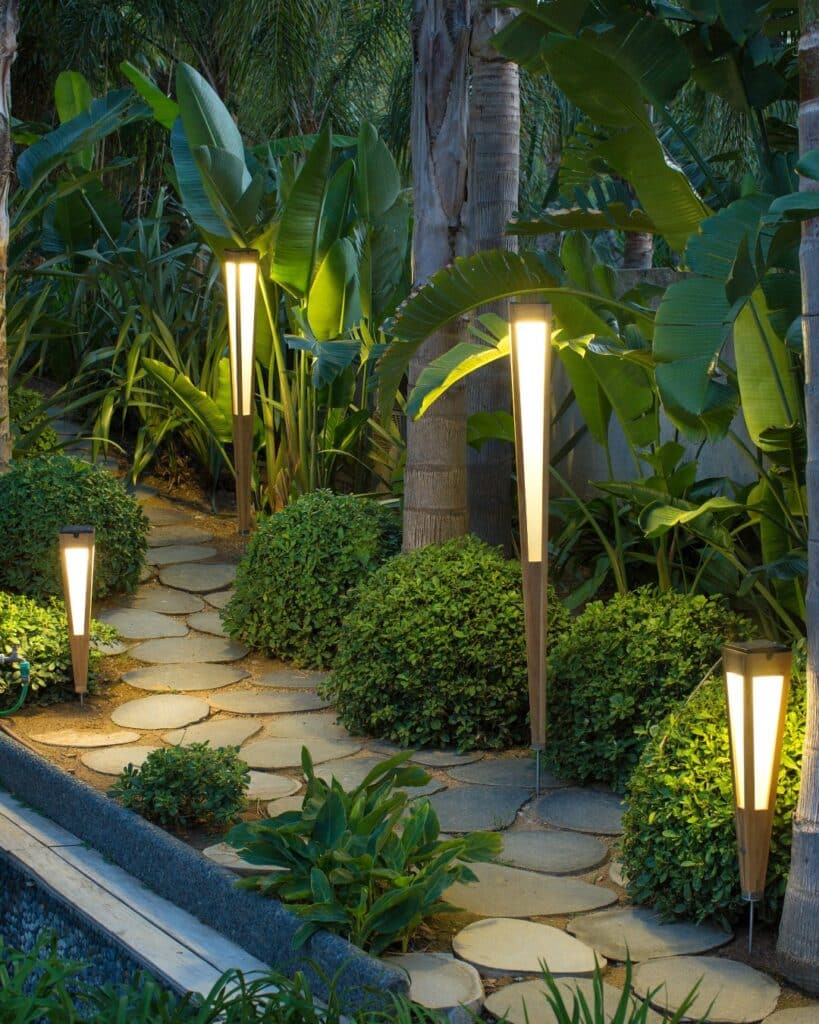 Amazing Outdoor Kitchen Patio Lighting