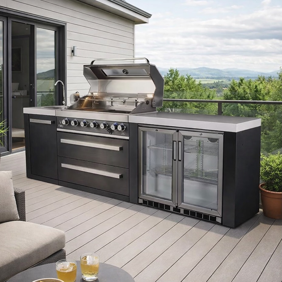 Comfortable And Functional Outdoor Kitchen
