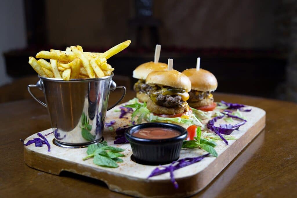 Miniature Beef Tenderloin Sliders With Horseradish Aioli