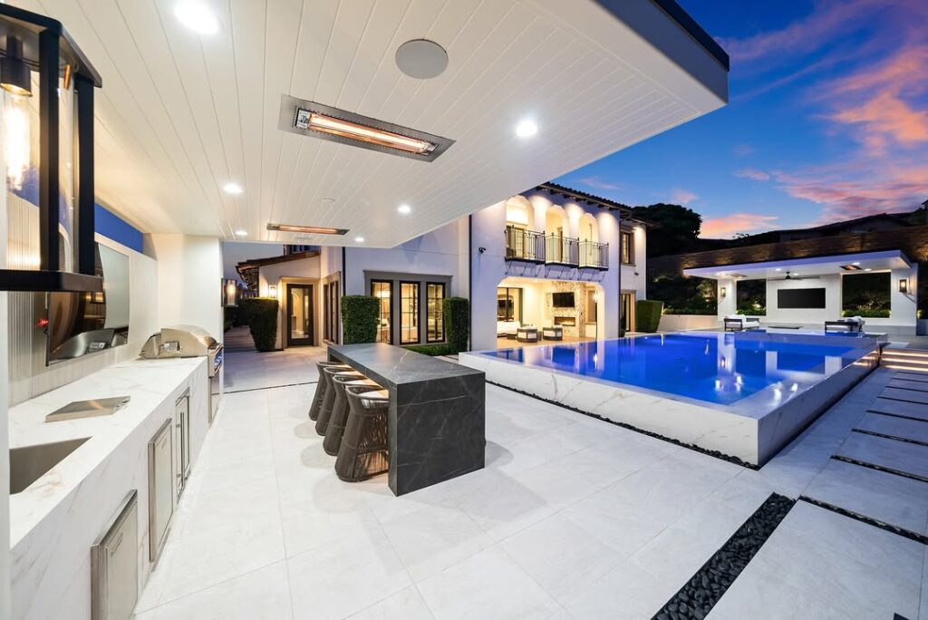 Outdoor Kitchen Layout