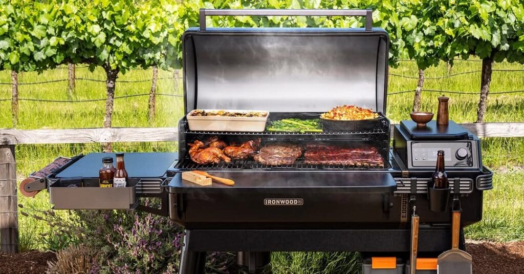 Ash And Grease In Gas And Charcoal Grills