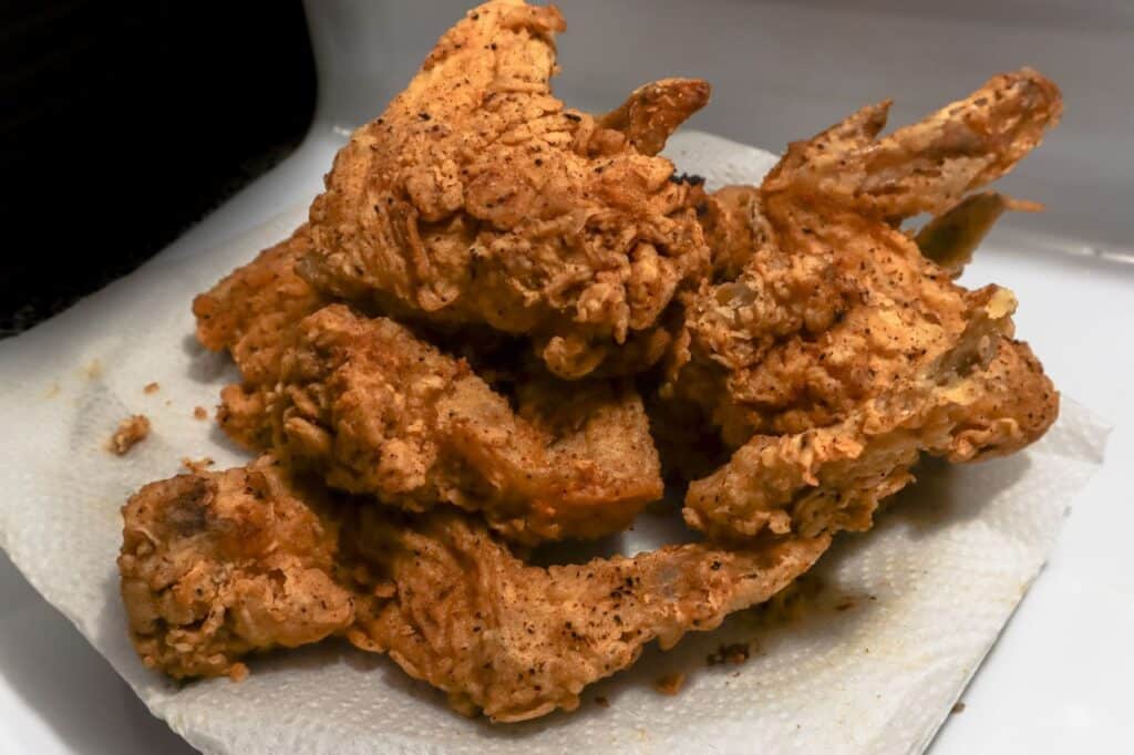 Spatchcocked Smoke-Fried Chicken: The Shortest Path to Crispy Skin and Juicy Meat 1 spatchcocking is the secret to crispy chicken