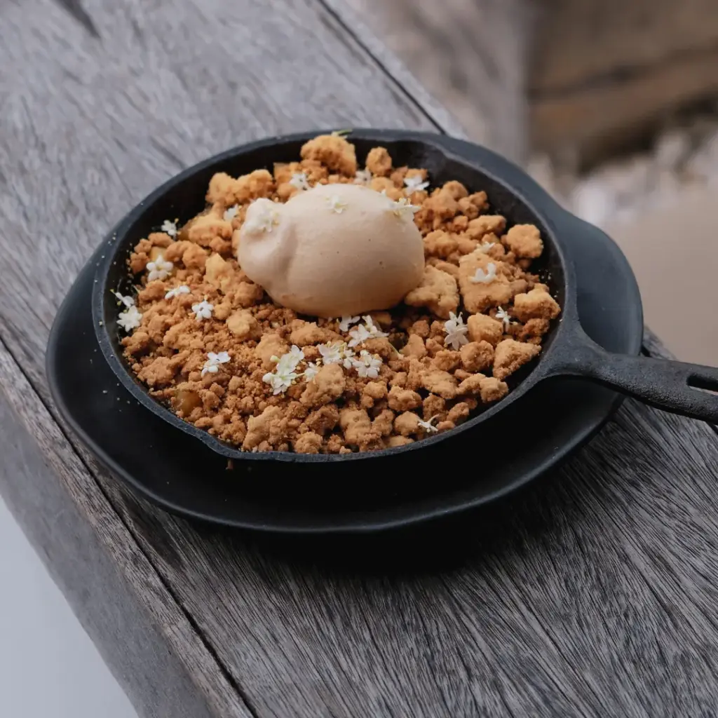 Skillet-Smoked Apple Crisp