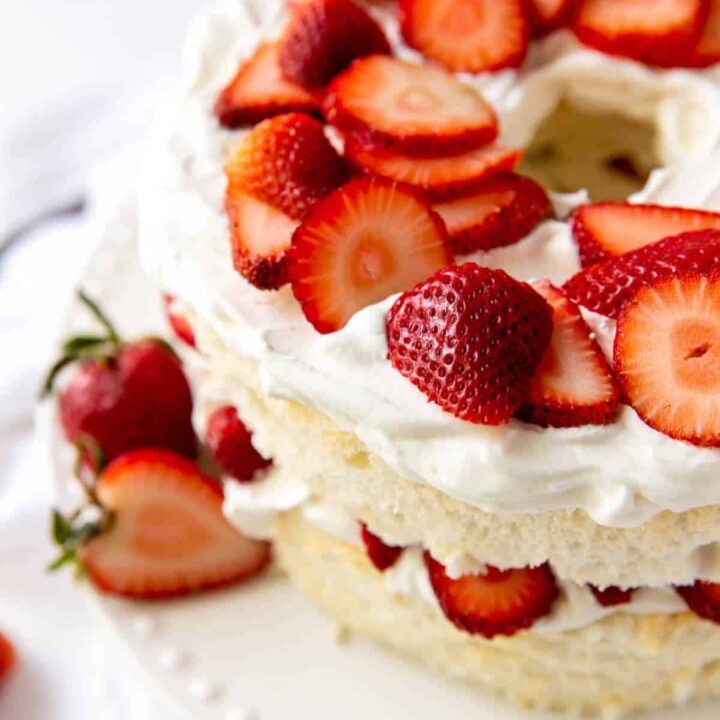 Grilled Angel Food Cake With Strawberry Puree
