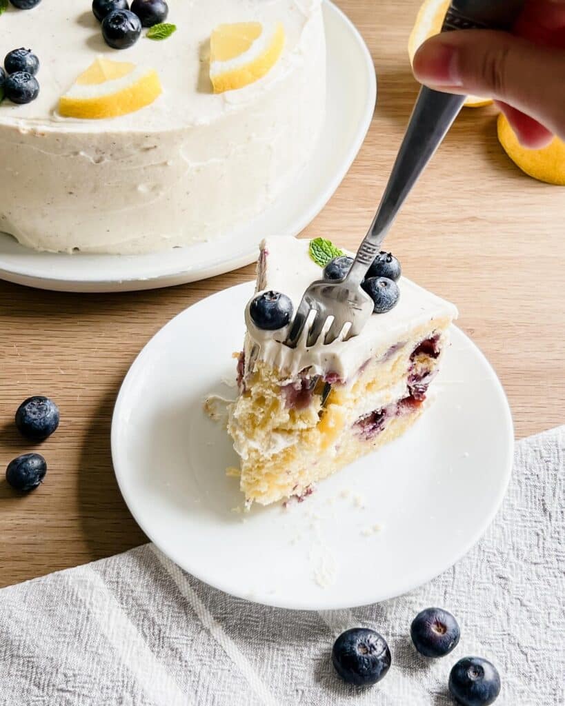 Lemon Cake That’s Great For Dessert