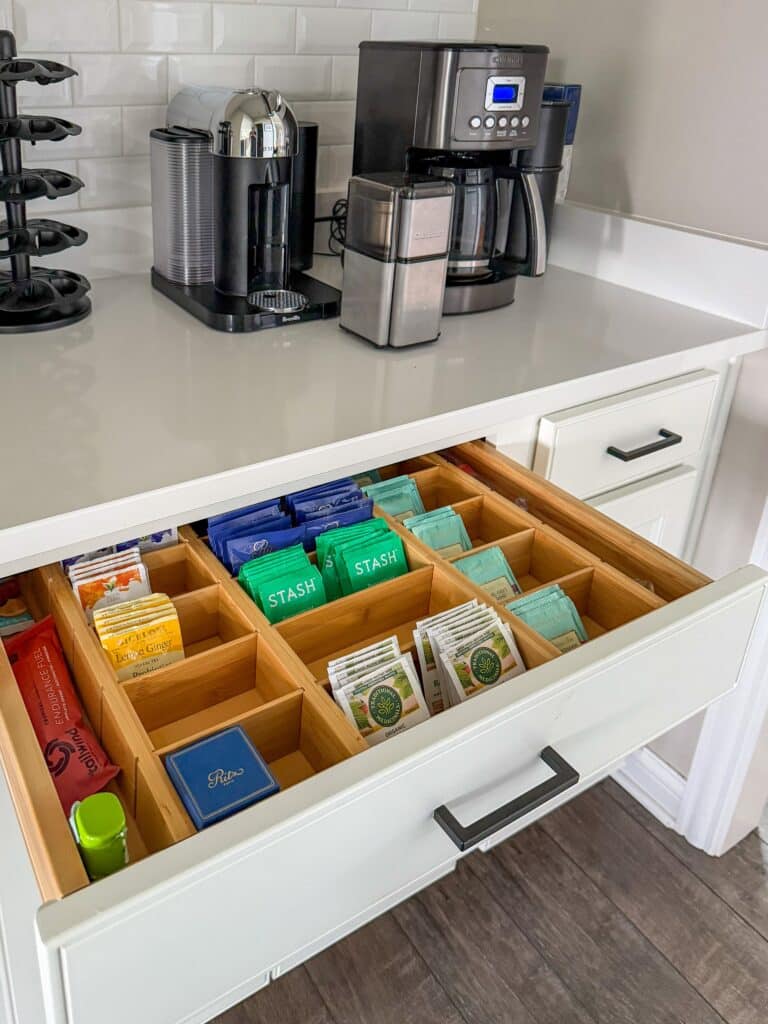 Pull-Out Drawers And Drawer Organizers