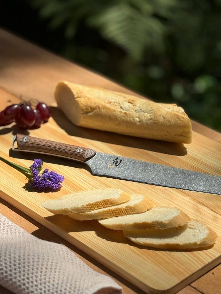 Shun Cutlery Kanso 9-Inch Bread Knife