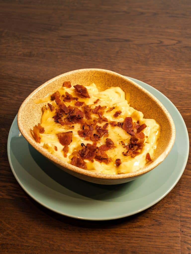 Smoky Mac N Cheese With Bacon Bits