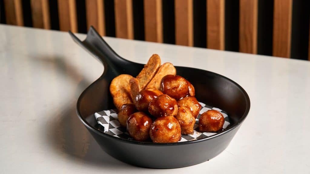 15 Easy Tailgate Food Crowd Pleasers That Are Guaranteed To Score 8 Bbq Meatballs