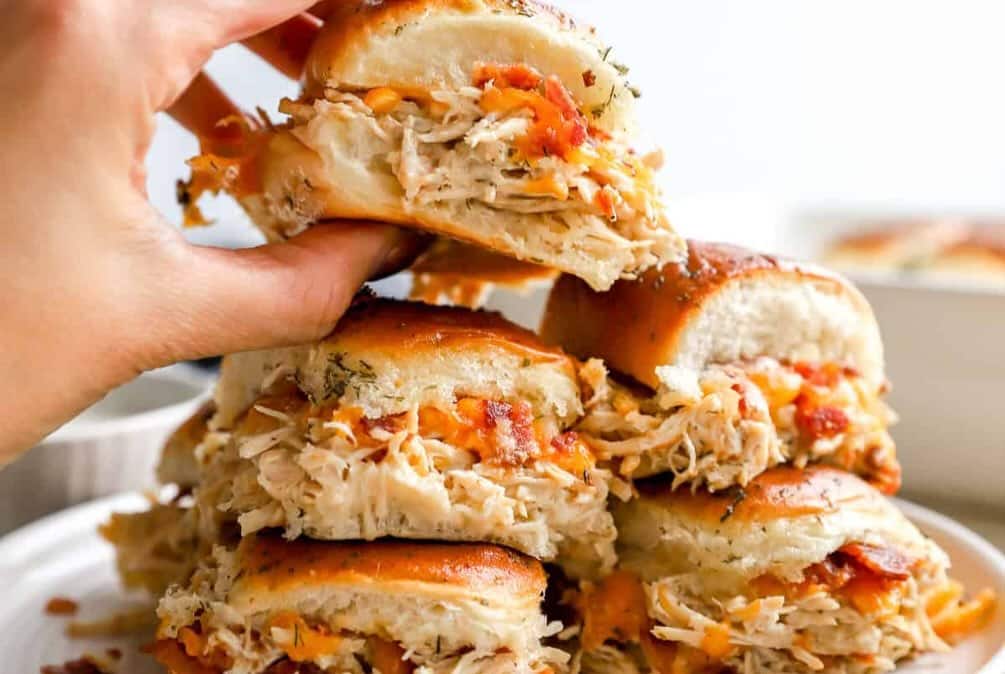 Buffalo Chicken Sliders With Bacon 