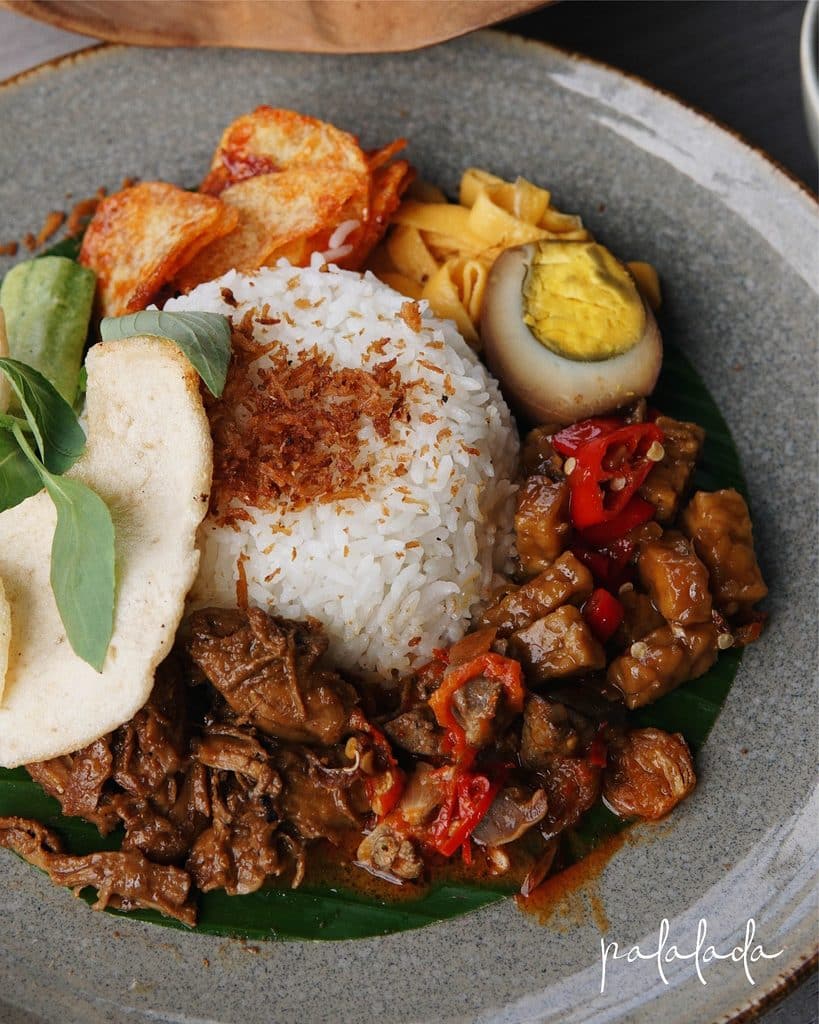 Rice Beef Chili Boiled Egg And Veggies